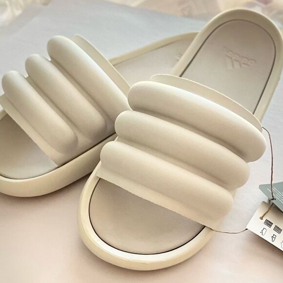 ADIDAS Adilette Zplaash Slides Women Size 10 Men Size 9 Beige Slip on Sandal NEW - Picture 3 of 9